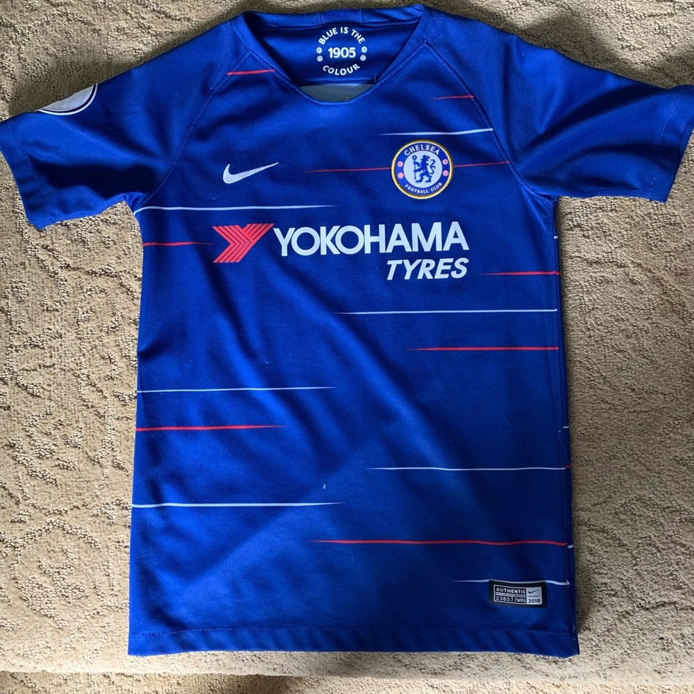 Boys Nike Chelsea Hazard jersey